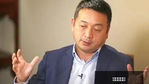 电竞选手转会新俱乐部，未来表现备受期待